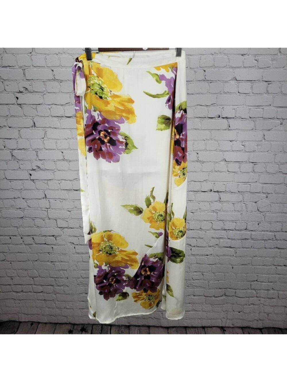 Show Me Your Mumu Ivory Floral Wrap Button Tie Maxi Skirt USA Made Size Medium M